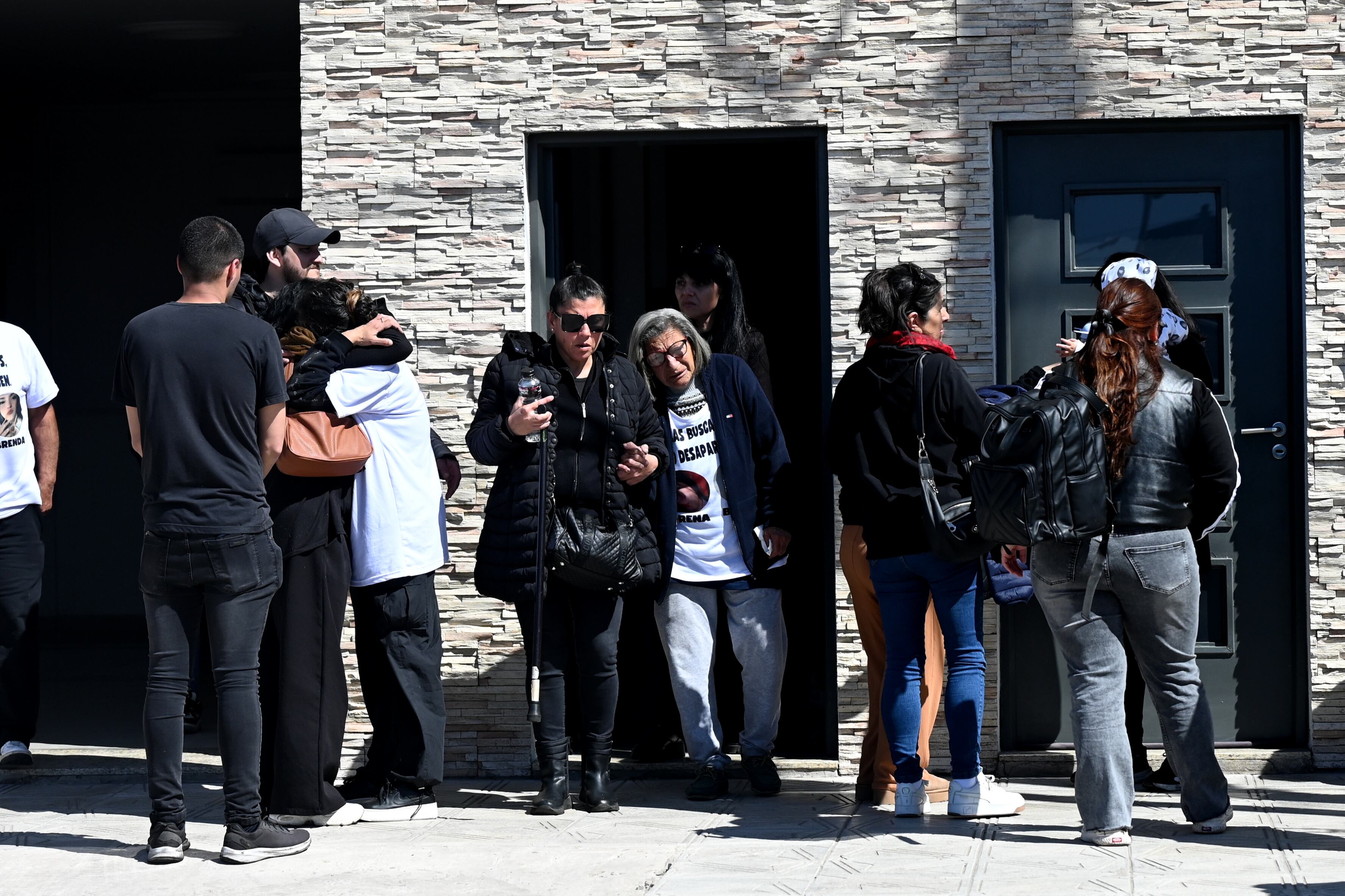 La familia de Brenda y Morena despiden los restos de dos de las jóvenes asesinadas en Florencio Varela