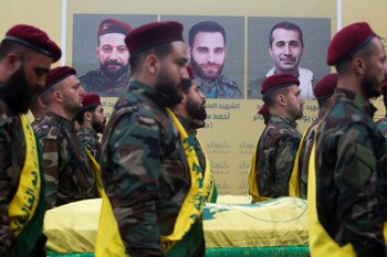 Terroristas de Hezbollah despiden a