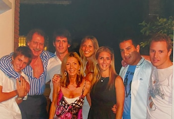 Milagros junto a su padre,