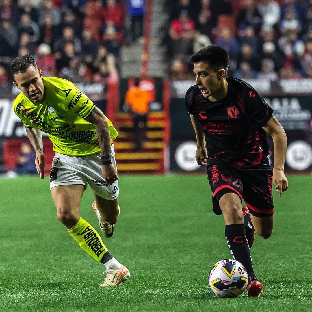La presencia de Mora en la convocatoria de Xolos para enfrentar a los Bravos de Juárez genera grandes expectativas entre la afición tijuanense. (Foto: IG@gil_morita / IG@xolos)