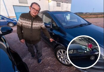 Juan Iglesias muestra los daños