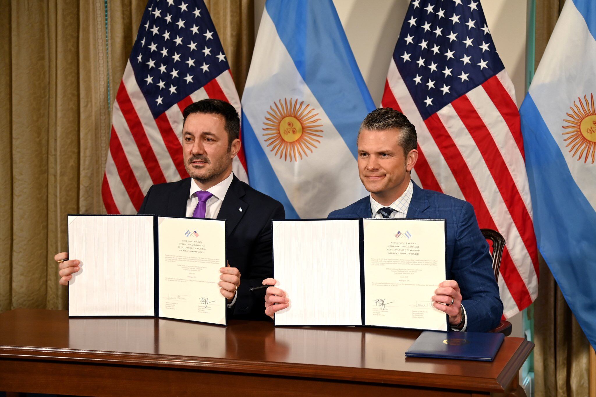 Luis Petri y Pete Hegseth durante la reunión oficial que mantuvieron en el Pentágono, (Washington, Estados Unidos)