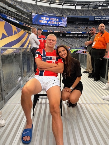 Erling Haaland e Isabel Haugseng em fotos nas redes sociais. (Instagram @isabella)