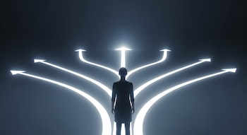 Una figura de espaldas observa una serie de siete caminos o flechas luminosas que se abren desde un punto central, con la flecha del medio más iluminada.
