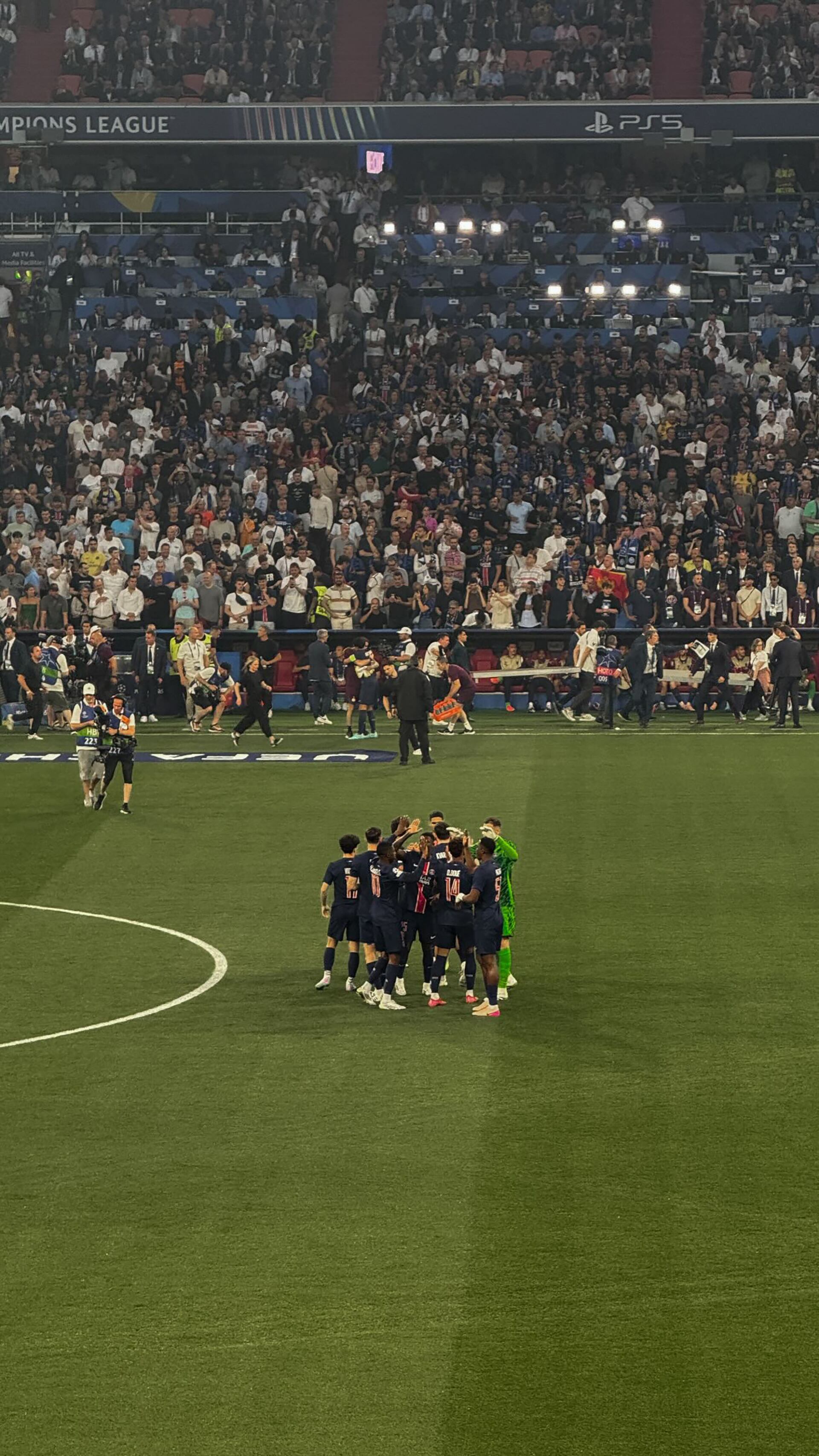 Wanda le demostró su apoyo al PSG durante la final de la Champions (Foto: Instagram)