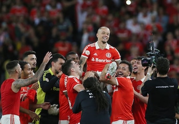 Andrés D'Alessandro se retiró en el Inter de Porto Alegre en abril de 2022 (REUTERS/Diego Vara)