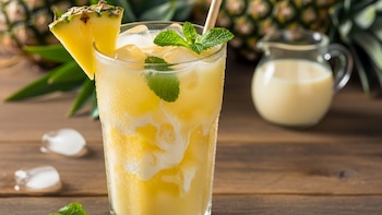 Agua de piña con leche condensada: receta cremosa y refrescante para cualquier ocasión