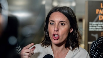 Irene Montero ve una "vergüenza" el desahucio de Mariano, un pensionista de Madrid, y critica al Gobierno por permitirlo