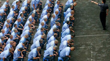 Esclavitud en China: cómo operan los funcionarios del régimen para someter a las minorías uigur a trabajos forzados en Xinjiang 
