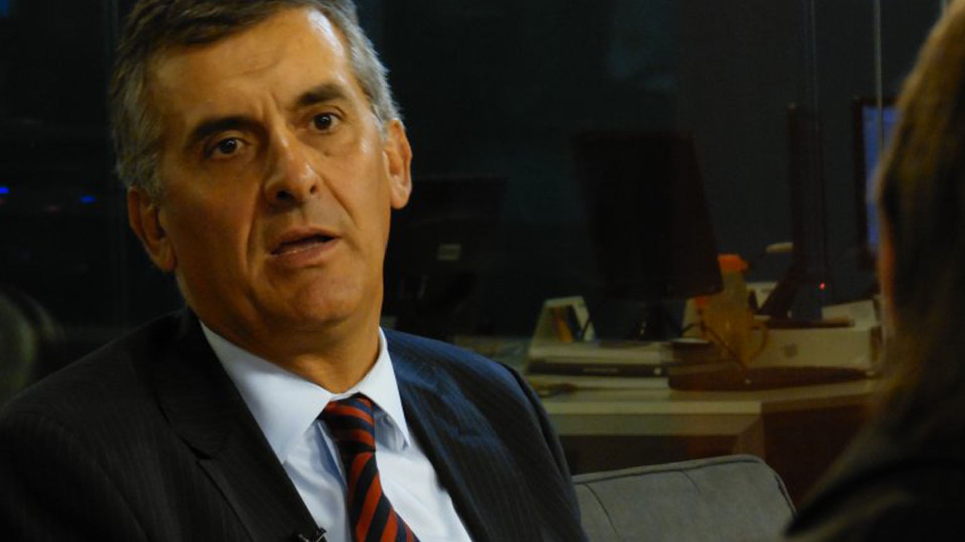 Rodolfo Santangelo propuso aplicar impuestos a la compra de dólares para atesoramiento y turismo con el fin de impulsar el consumo interno.