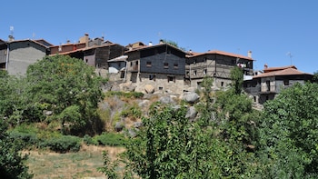 El pueblo de Salamanca que parece detenido en la Edad Media y guarda leyendas de hace 400 años
