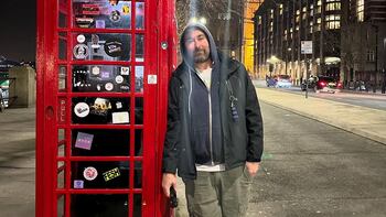 Fotografía de Adam the Woo durante uno de sus viajes por Estados Unidos