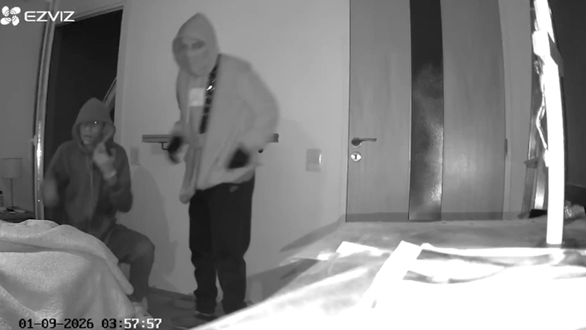 Los delincuentes fueron identificados pero aún se encuentran prófugos (Captura de video)