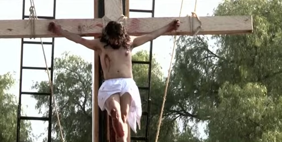 Jesús muere en la cruz.
(Captura de pantalla)