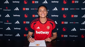 Rebeca Bernal marca su primer gol con el Manchester United dentro de la Players Cup
