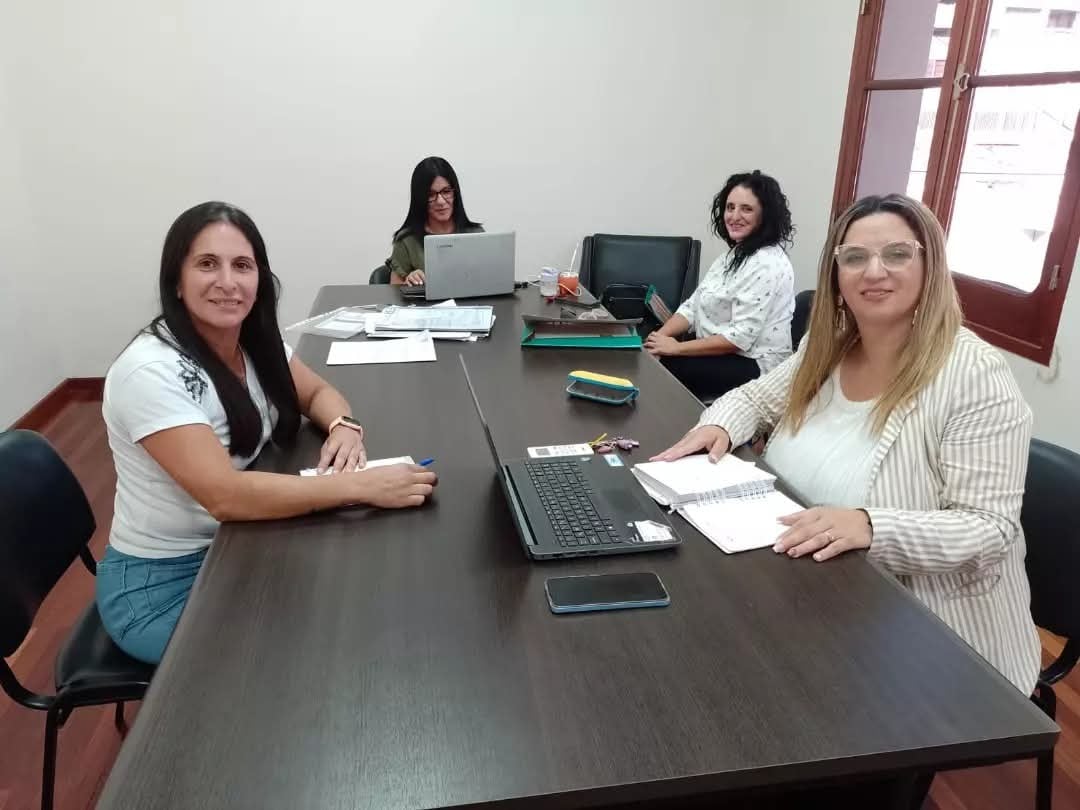 A la derecha, Silvina Murua, ex coordinadora de la Dirección de Comedores Escolares en Concordia
