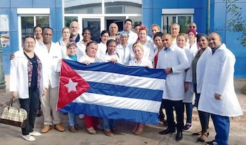 Profesionales de la salud en el exterior han calificado el esquema de misiones médicas como "trabajo forzoso", según denuncias expuestas por El Universal. (Cortesía: El Universal).