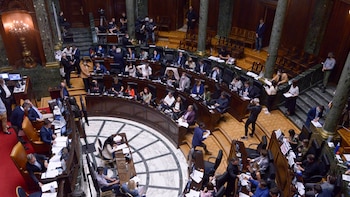 Tras quince semanas, la Legislatura