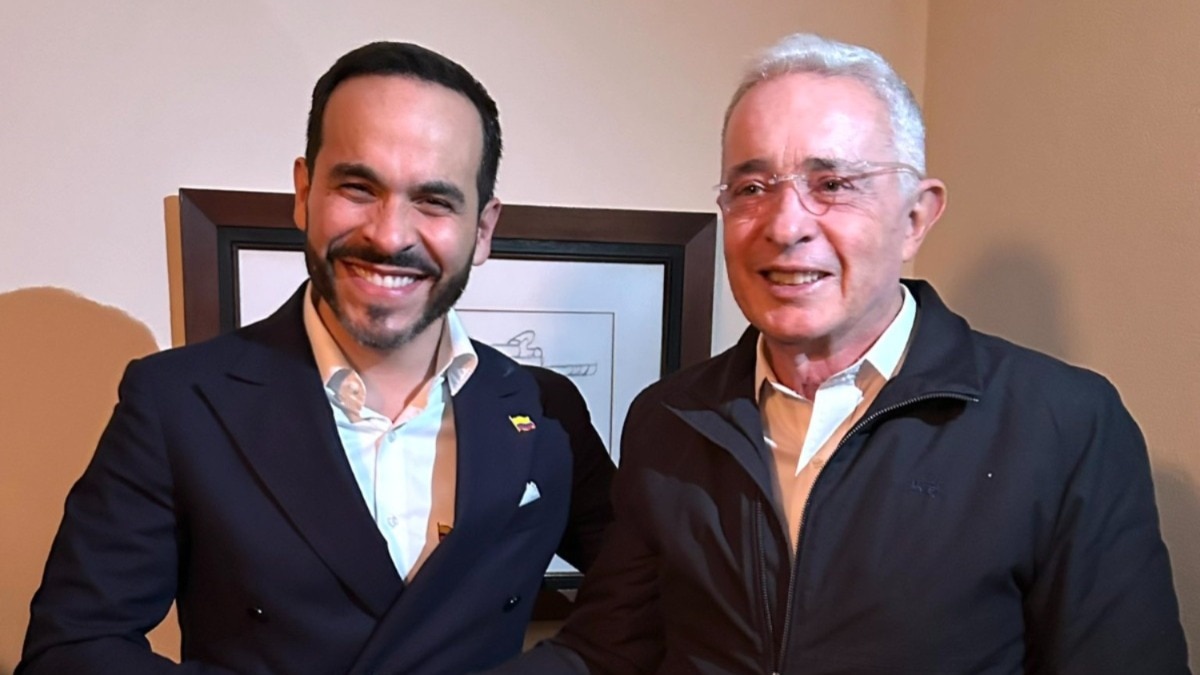 Álvaro Uribe se refirió al ataque contra el equipo de campaña de Abelardo de la Espriella: “Amenaza a la oposición” - Infobae