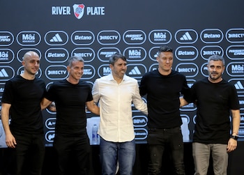 El cuerpo técnico masculino de