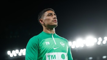 El Elche CF firma el regreso del delantero argentino Ezequiel Ponce por una temporada