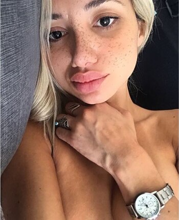 Laly Claure estrena mañana en