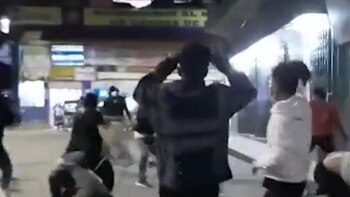 Iquitos: Ambulantes se agarran a