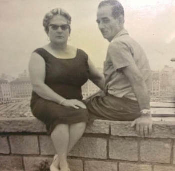 Angela y Paco, los abuelos