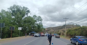 Las crecidas repentinas de ríos y quebradas, atribuibles a lluvias recientes, agravan el riesgo para quienes acampan o visitan balnearios. (Foto: COPECO)