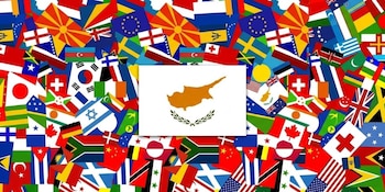 La bandera de Chipre es la única en el mundo que muestra el mapa del país sobre un fondo blanco (Imagen Ilustrativa Infobae)