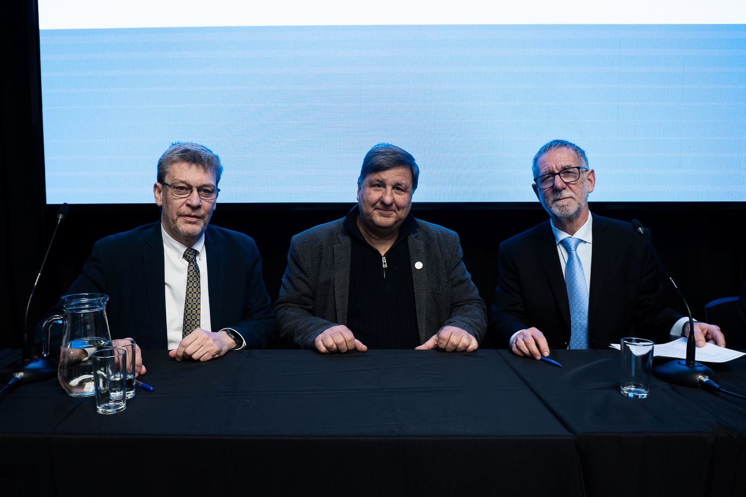 Oscar Alpa, Gustavo Marin (decano de medicina de UNLP) y Gabriel Muntaabski