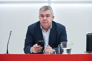 05/02/2024 El secretario de Organización del PSOE, Santos Cerdán, durante la reunión de la Comisión Ejecutiva Federal, en la sede del partido, a 5 de febrero de 2024, en Madrid (España). El PSOE inicia con esta reunión, a la que ha asistido una representación del sindicato UGT, la ronda de contactos que tiene previsto mantener con los agentes sociales, con el fin de reforzar las relaciones entre ambos.
POLITICA
Gustavo Valiente - Europa Press