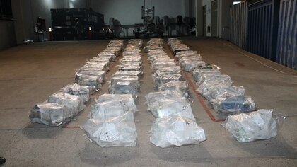 Golpe al narco: Marina asegura más de mil 800 kilogramos de cocaína; algunos tenían la marca “CR7″
