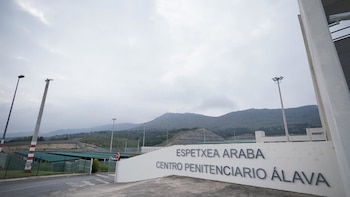 Menos de la mitad de