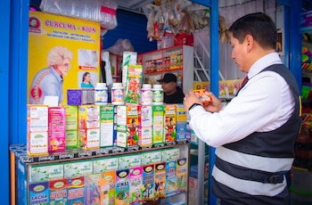 Decomisan más de 180 productos naturistas en un operativo realizado en el Damero Comercial de Huancayo. Difusión