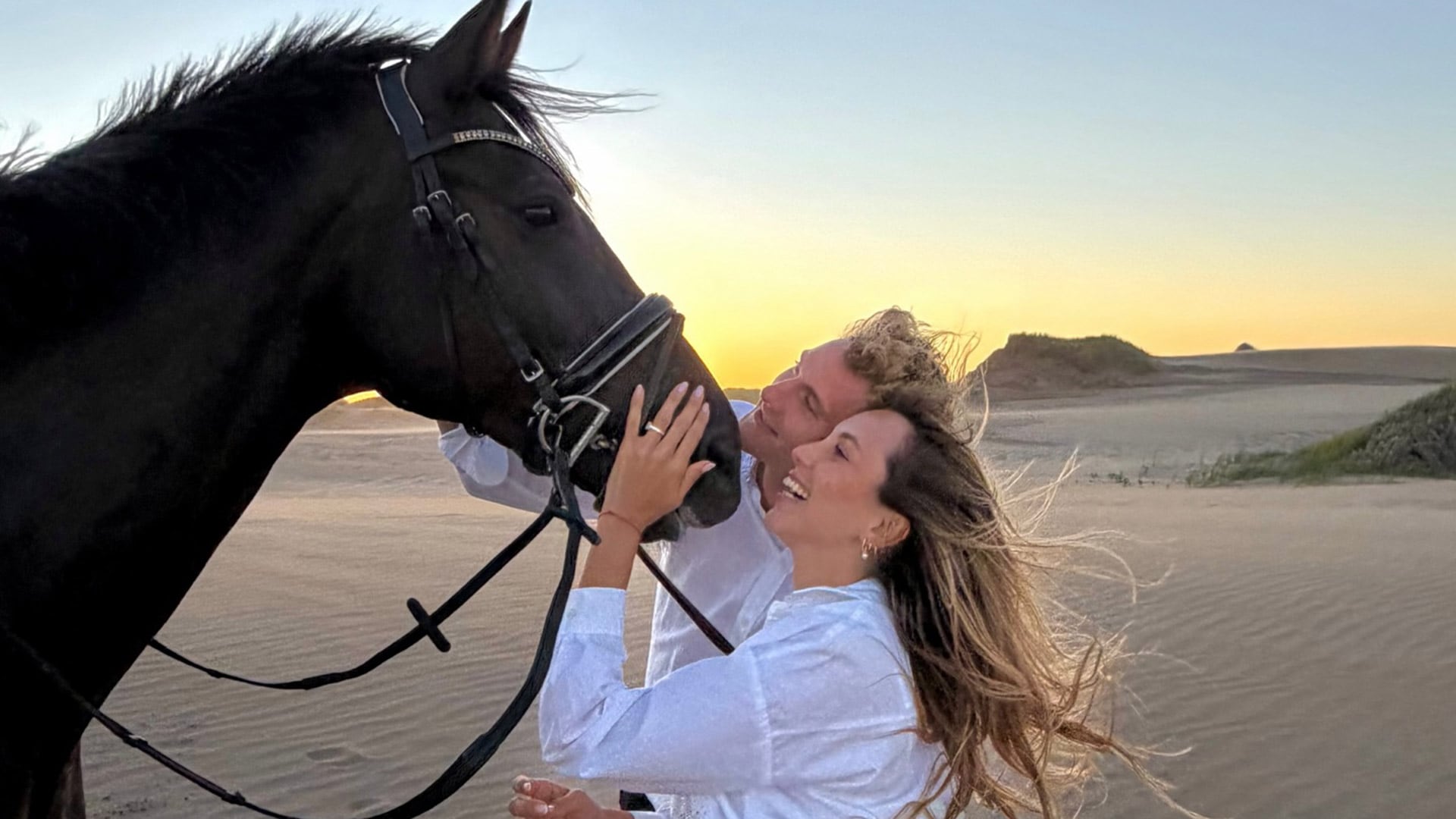 Facundo Colidio y su pareja se comprometieron a orillas del mar (Instagram)
