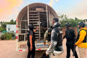 República Dominicana detuvo a 58 ciudadanos haitianos en Dajabón durante un operativo de control migratorio. (Foto cortesía Dirección General de Migración)