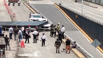 Organizaciones civiles pidieron al Gobierno de la CDMX revisar las condiciones de seguridad, dimensiones, anclaje y mantenimiento de los muebles publicitarios