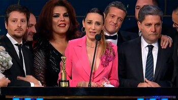 La conductora y su equipo