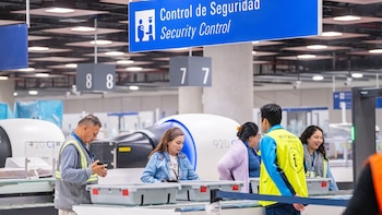 Los viajeros deben cumplir con