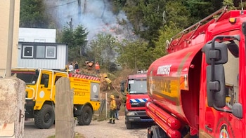 Un incendio forestal obligó a