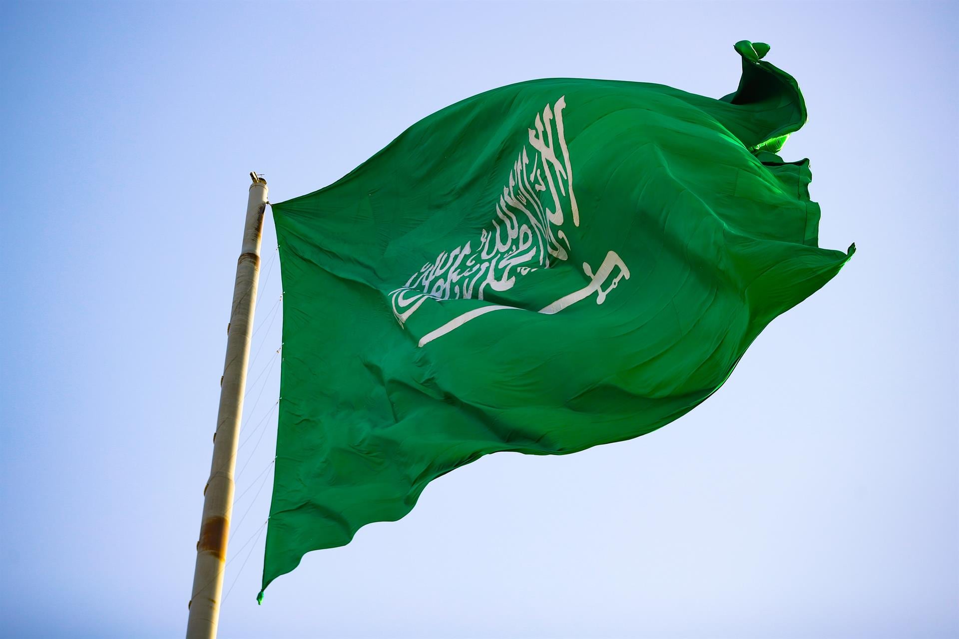 Arabia Saudí intercepta varios drones procedentes de Irak y tilda el ataque de "terrorista"