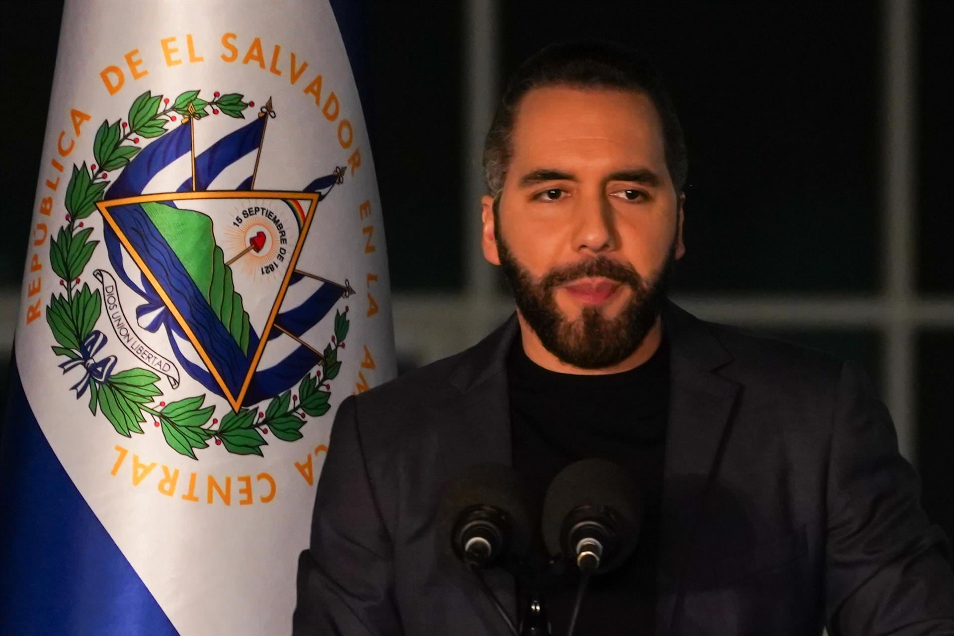 El presidente de El Salvador Nayib Bukele ofrece a Colombia el envío inmediato de equipos de rescate tras terremoto de 7.4