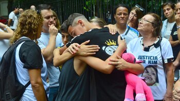 madre padre padres de kim gomez la plata