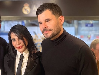 María Edite Santos junto a