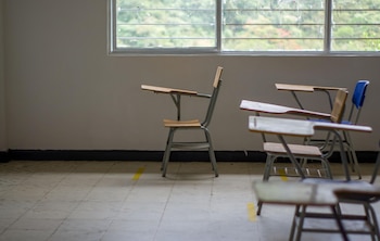 La propuesta de reducir el curso lectivo de 200 a 176 días genera preocupación entre transportistas y especialistas en educación de Costa Rica. Crédito: TRP Lab