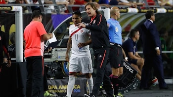 Ricardo Gareca confesó qué Raúl Ruidíaz le ganó el puesto a Claudio Pizarro en la selección peruana rumbo a Rusia 2018