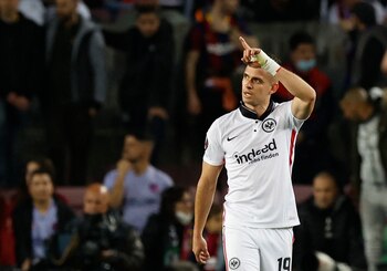 Soccer Football - Europa League - Quarter Final - Second Leg - FC Barcelona v Eintracht Frankfurt - Camp Nou, Barcelona, Spain - April 14, 2022 Eintracht Frankfurt's Rafael Santos Borre celebrates scoring their second goal REUTERS/Albert Gea