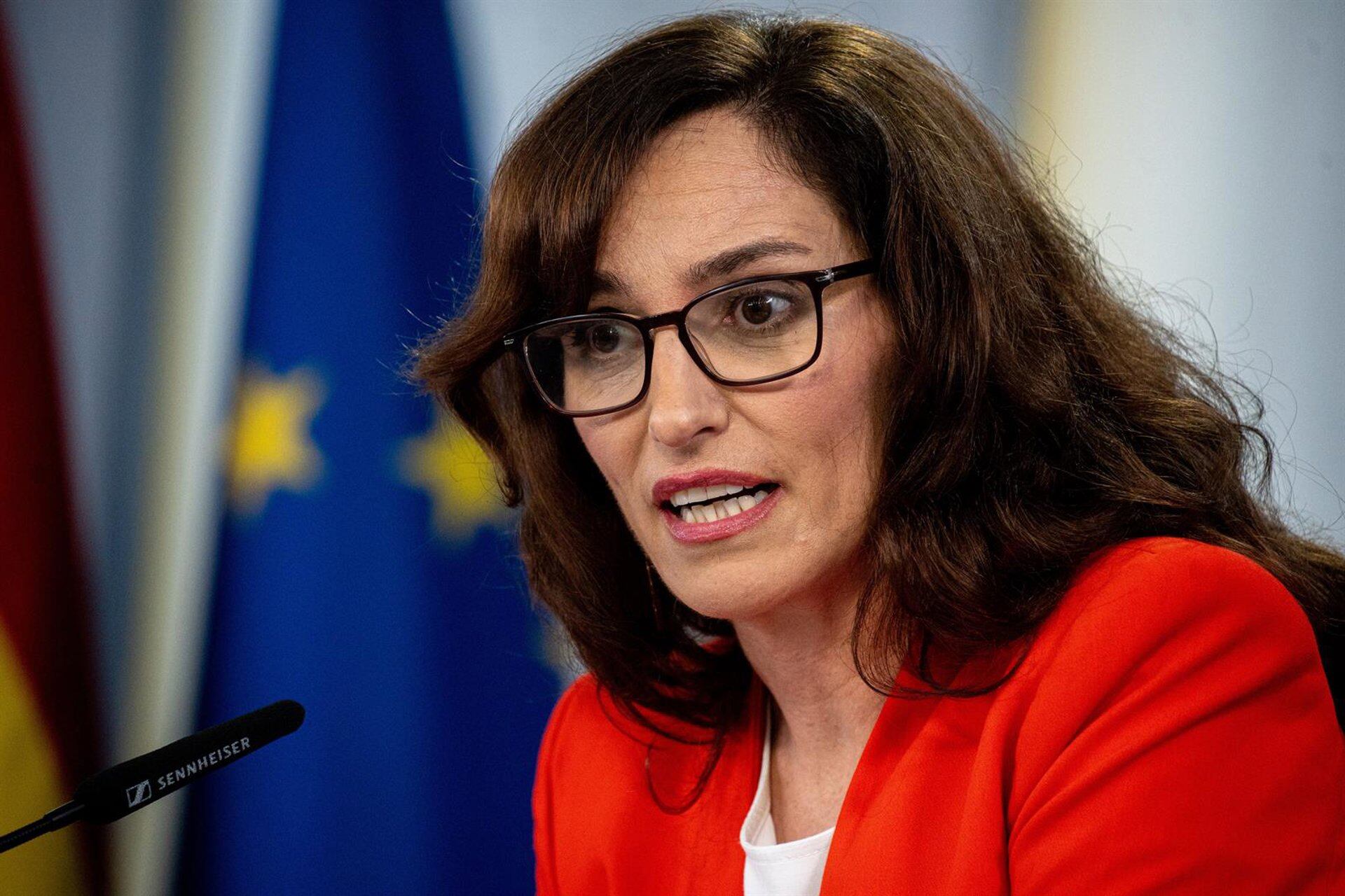 La ministra de Sanidad, Mónica García, durante una rueda de prensa tras la reunión del Consejo de Ministros, a 10 de febrero de 2026, en Madrid (España). (Gabriel Luengas - Europa Press)