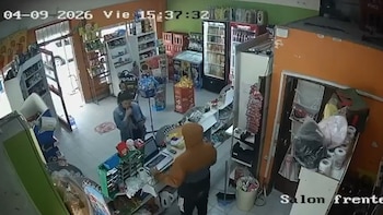 Río Negro: asaltó un kiosco, encerró a la empleada y se puso a atender el negocio